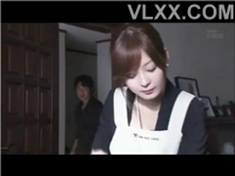 Chồng đi công việc, vợ ở nhà bị chồng mới cưới của chị gái cưỡng hiếp